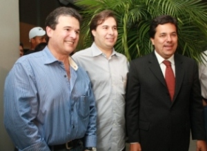 Os Democratas André de Paula, Rodrigo Maia e Mendonça Filho reverenciaram Marco Maciel.
